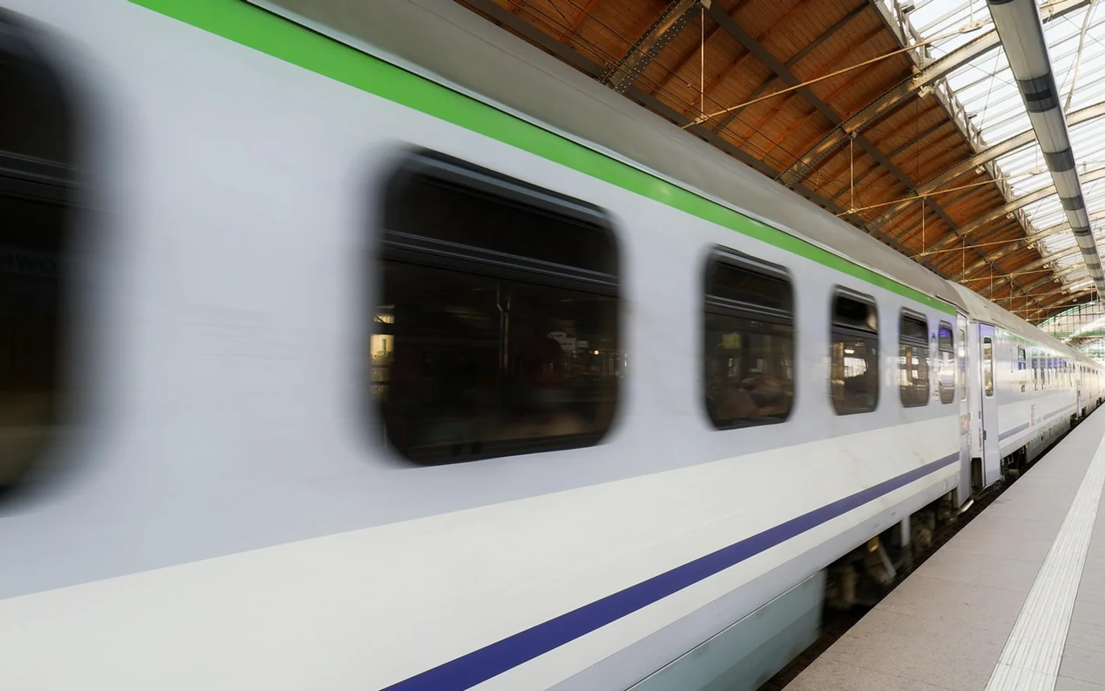Train, windows and platform