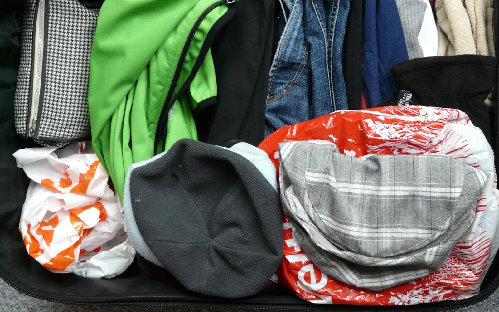 Suitcase, to travel and luggage