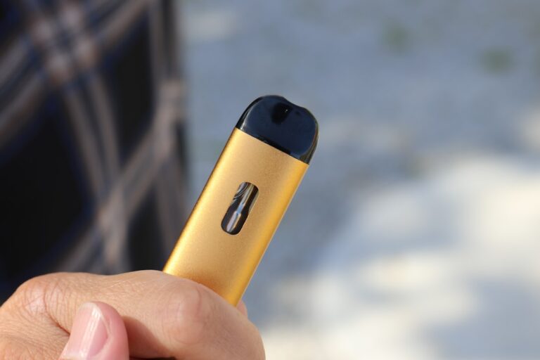 Unlocking Value and Flavor with Refillable Vapes Like the IVG Pro 2