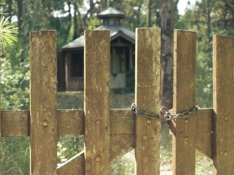What to Look for in a Trusted Fencing Contractor: A Practical Guide